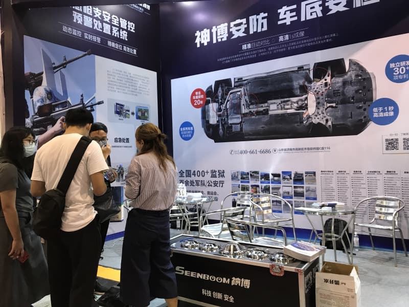 察打無人機機械外骨骼亮相DefenPol China2020第五屆廣州國防科技創新暨軍警外貿展_中國機器人網